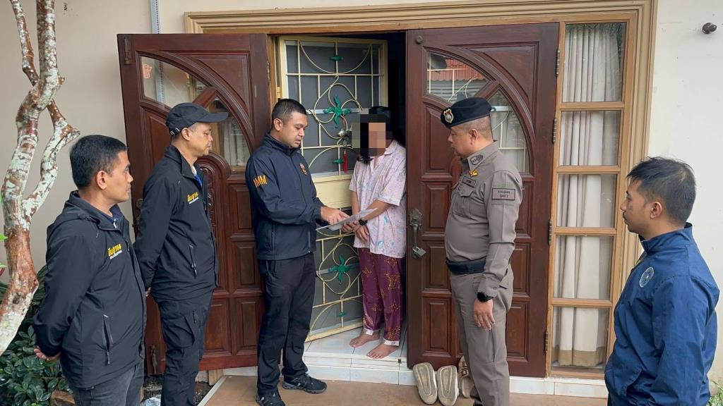 ตม.ชุมพรจับหญิงจีนสวมบัตรประชาชนไทย 28 ปี พบถือที่ดิน 7 แปลง มูลค่า 57 ล้าน