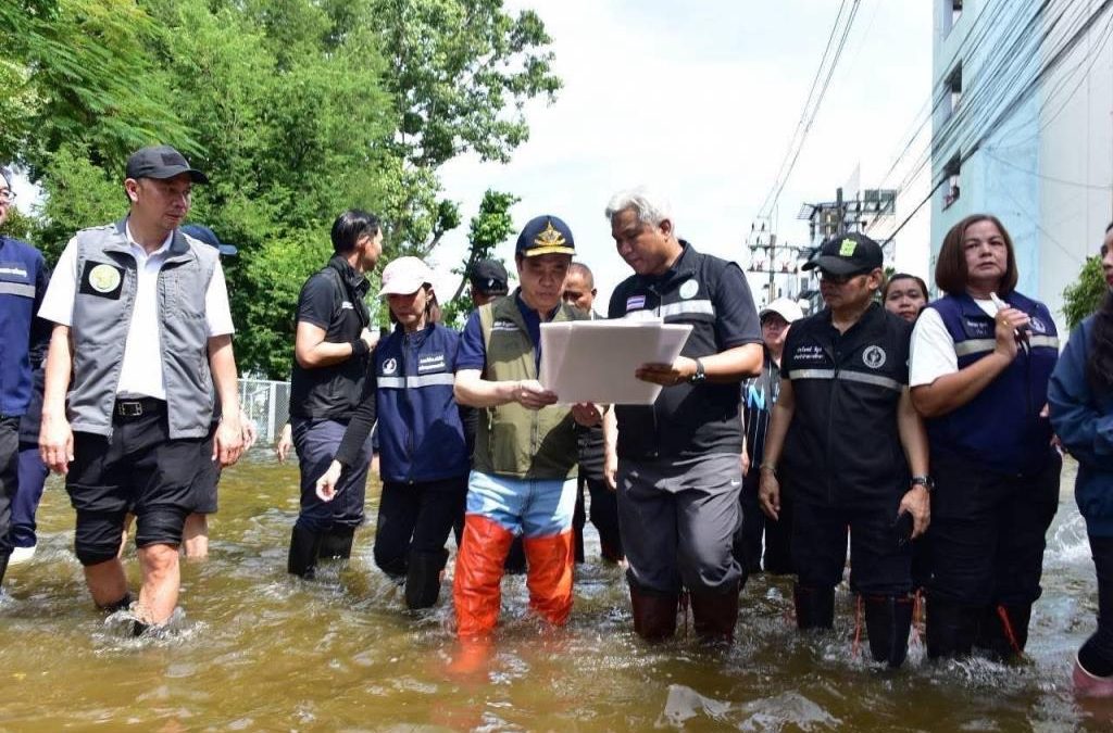 สุริยะสั่ง กยท.เร่งช่วยชาวสวนยางน้ำท่วมใต้ ชุมพรเดือดร้อนเกือบ 2 พันครัวเรือน