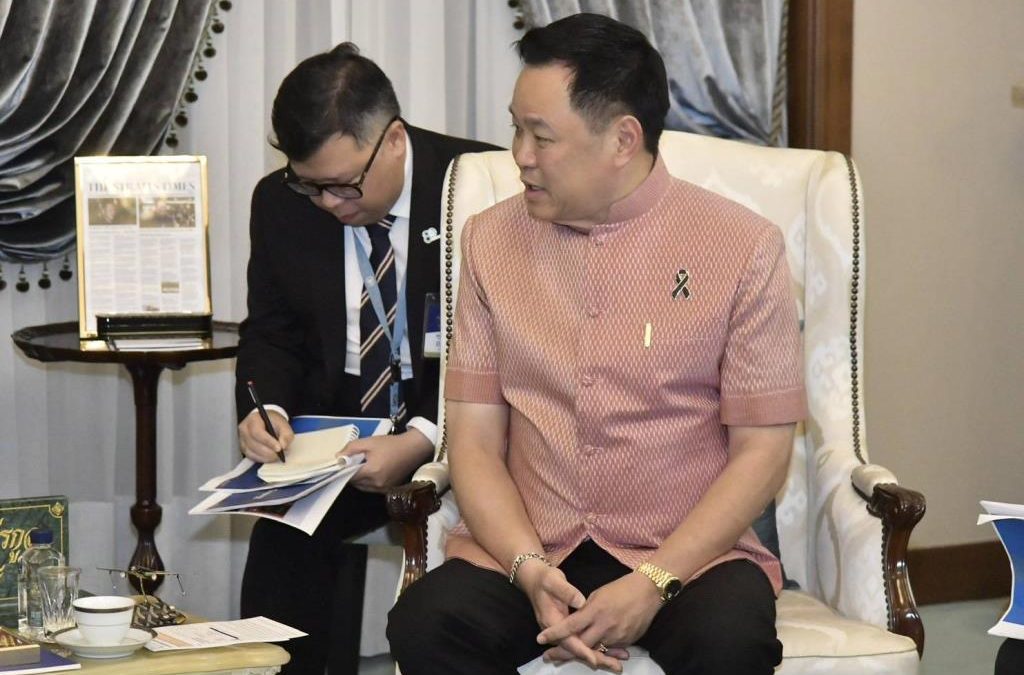 ตำรวจไซเบอร์คุมตัว ‘ชัยรัตน์’ ค้นห้องบางเขน หาหลักฐานคดีสลิป 7 ล้าน ก่อนฝากขังเช้านี้