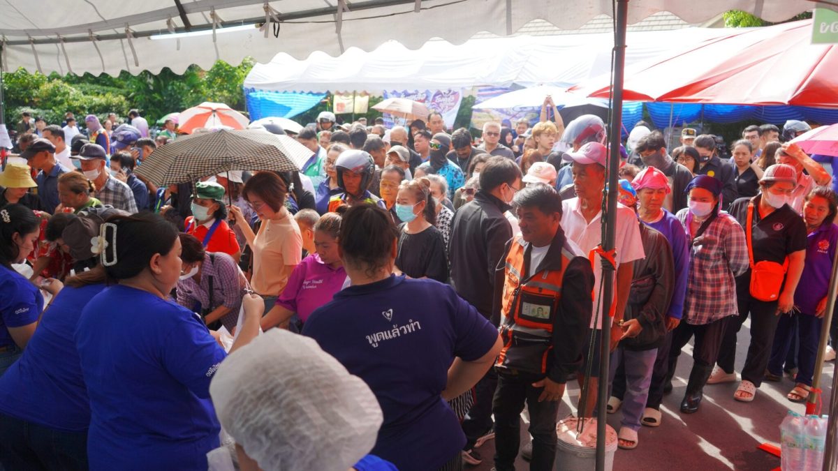ภูมิใจไทยปิดโรงครัว 32 วัน แจกข้าวกล่องกว่า 2.29 แสนกล่องช่วยผู้ประสบภัยน้ำท่วมกรุงเทพฯ-ปริมณฑล