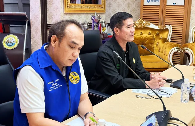 หัวหินลงเครื่องจักรรื้ออาคารรุกล้ำหาดหลังแรก เตรียมถอนอีก 14 หลัง 20 พ.ย.นี้