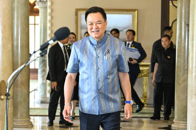 นายกฯ อนุทินตอบฝ่ายค้าน ปมกู้ 2 แสนล้าน ยันโซลาร์ประชาชนไม่ใช่เช็คเปล่า