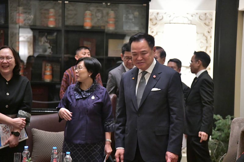 นายกฯ พบคนไทยในภูฏาน ยันรัฐบาลแข็งแรง เศรษฐกิจดี GDP ปีหน้าโต