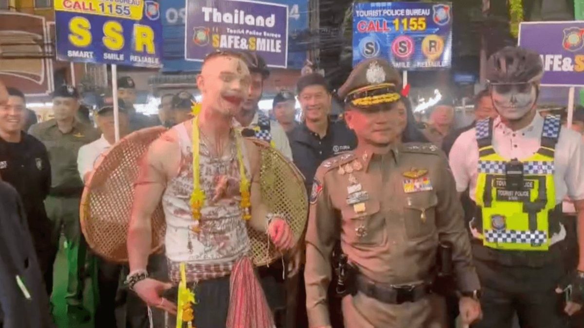 ตำรวจท่องเที่ยวถนนข้าวสาร ปล่อยแถว 95 นาย รับมือคืนฮาโลวีน