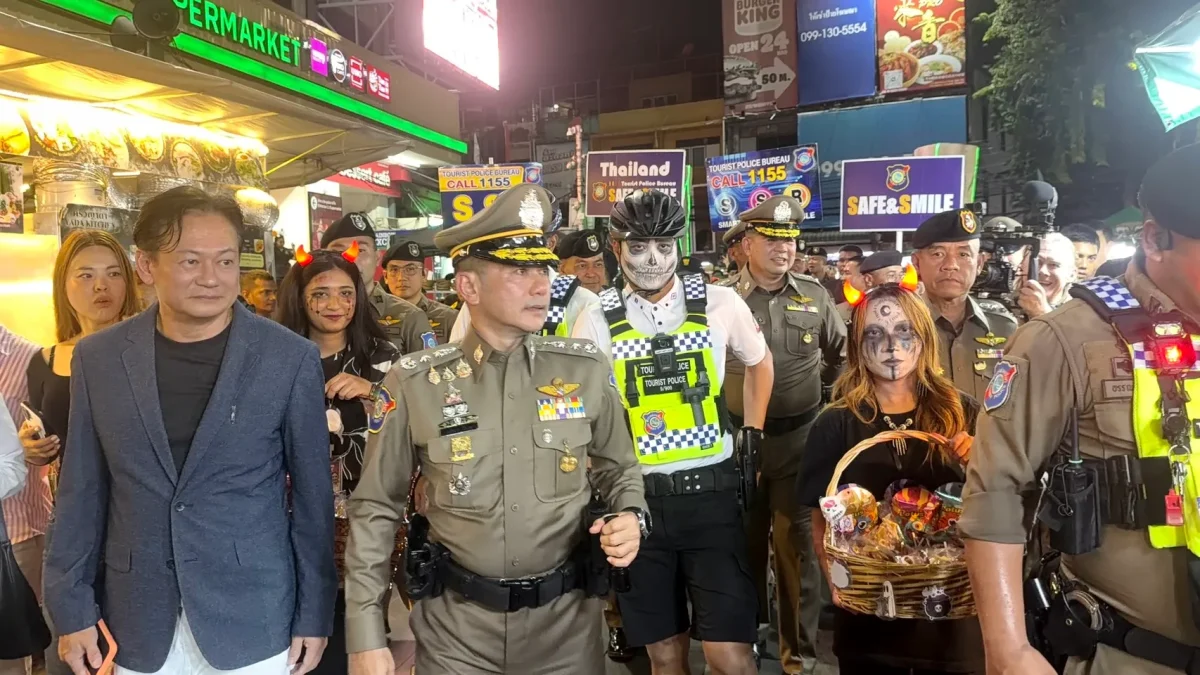ตำรวจท่องเที่ยวถนนข้าวสาร ปล่อยแถว 95 นาย รับมือคืนฮาโลวีน