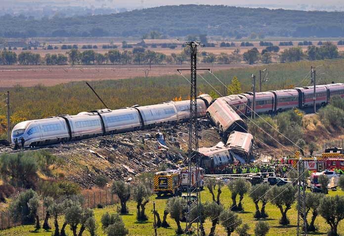 รถไฟความเร็วสูงสเปนชนกันที่โตเลโด ยอดเสียชีวิตพุ่งอย่างน้อย 64 ราย เร่งสอบสาเหตุ
