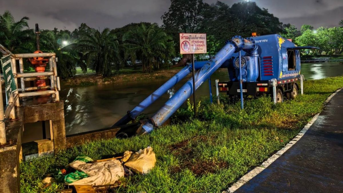 ภูเก็ตใช้สวนหลวง ร.9 เป็นแก้มลิง รับมือฝนต่อเนื่อง-น้ำทะเลหนุน เฝ้าระวังตลอดคืน