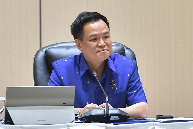 อนุทินแจงปมทักทาย สส.ฝ่ายค้านในสภา ยันไม่ใช่ดีลโหวตซักฟอก พร้อมลั่นเอาผิดคนแชร์สลิปปลอม 7 ล้าน