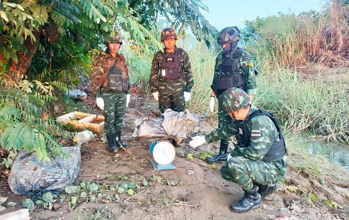 ทหารผาเมืองปะทะกลุ่มขนยาที่แม่สาย ยึดไอซ์ 261.5 กิโลกรัม ฝ่ายตรงข้ามหนีลอยนวล