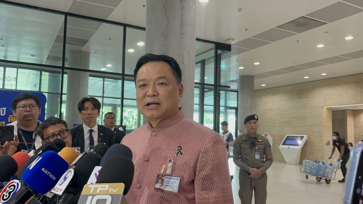อนุทินยันสิทธิ์มอบรัฐมนตรีตอบกระทู้แทน ย้อนถามใครด้อยค่าสภาฯ