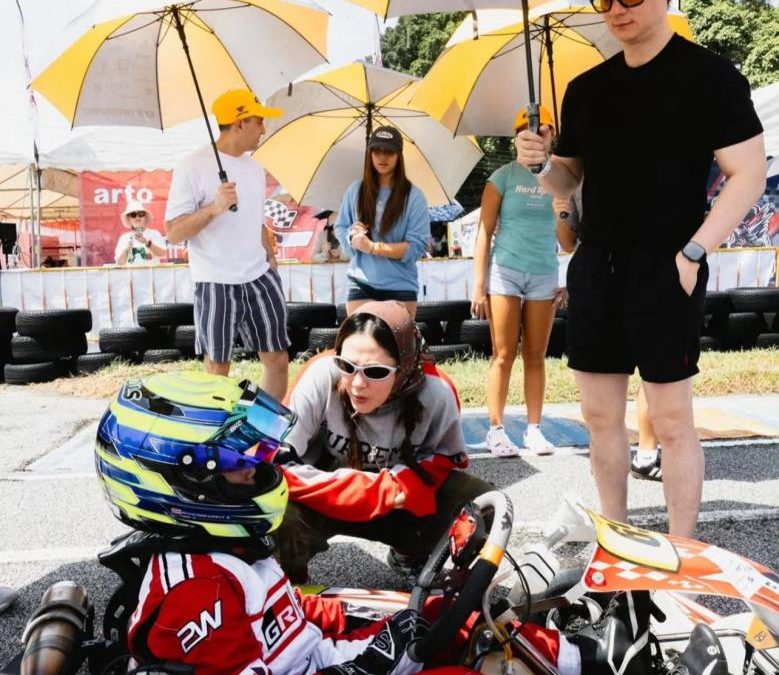 ชมพู่ แจงดราม่าโกคาร์ทลูกชาย รับรู้สึกหนักกว่าน้องพายุ ยันยังมีไฟลงสนามต่อ