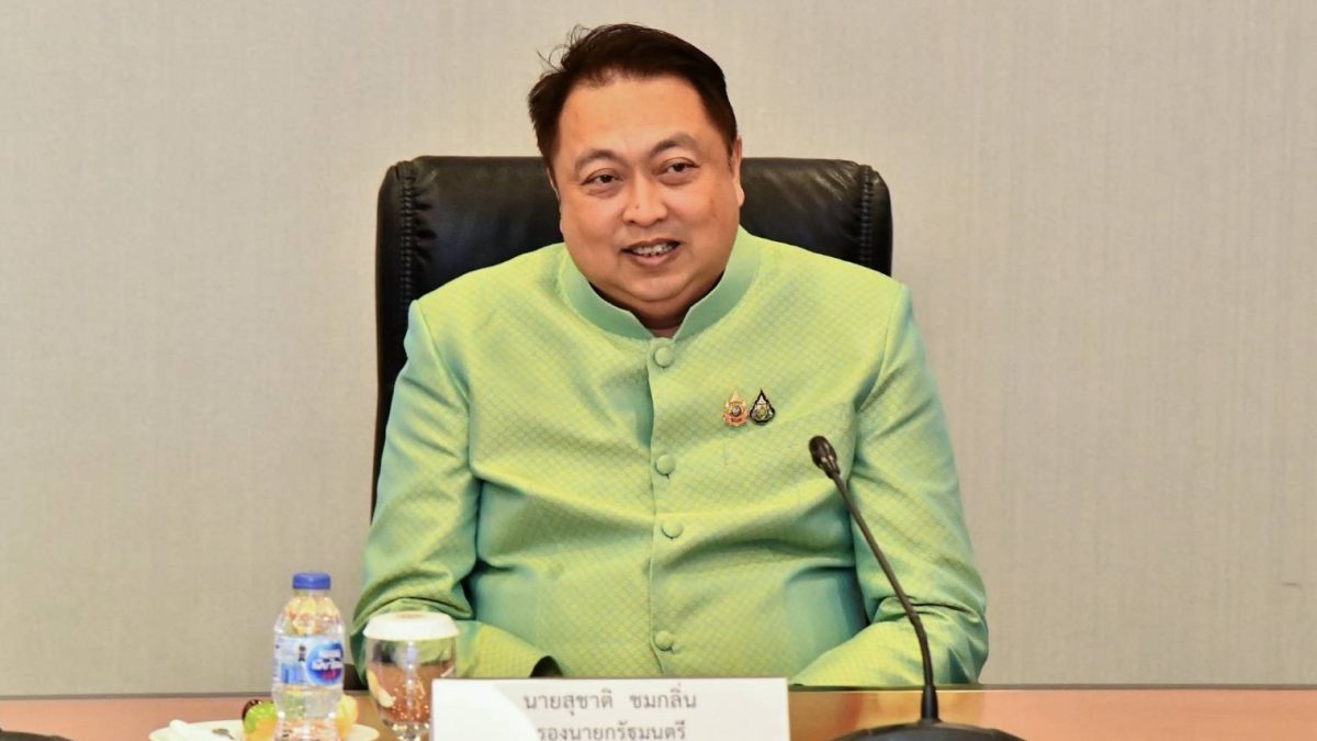 คพ.เผยน้ำท่วมอ่างทองเข้าสู่ภาวะปกติแล้ว ลงพื้นที่ป่าโมกตรวจกลิ่นและมอบ EM 150 ลิตร